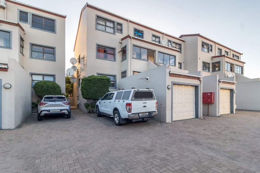 2 Bedroom Property for Sale in Parklands Western Cape